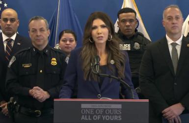 न्यू योर्क सिटीमा “अपरेशन साल्भो”: ५४ पक्राउ